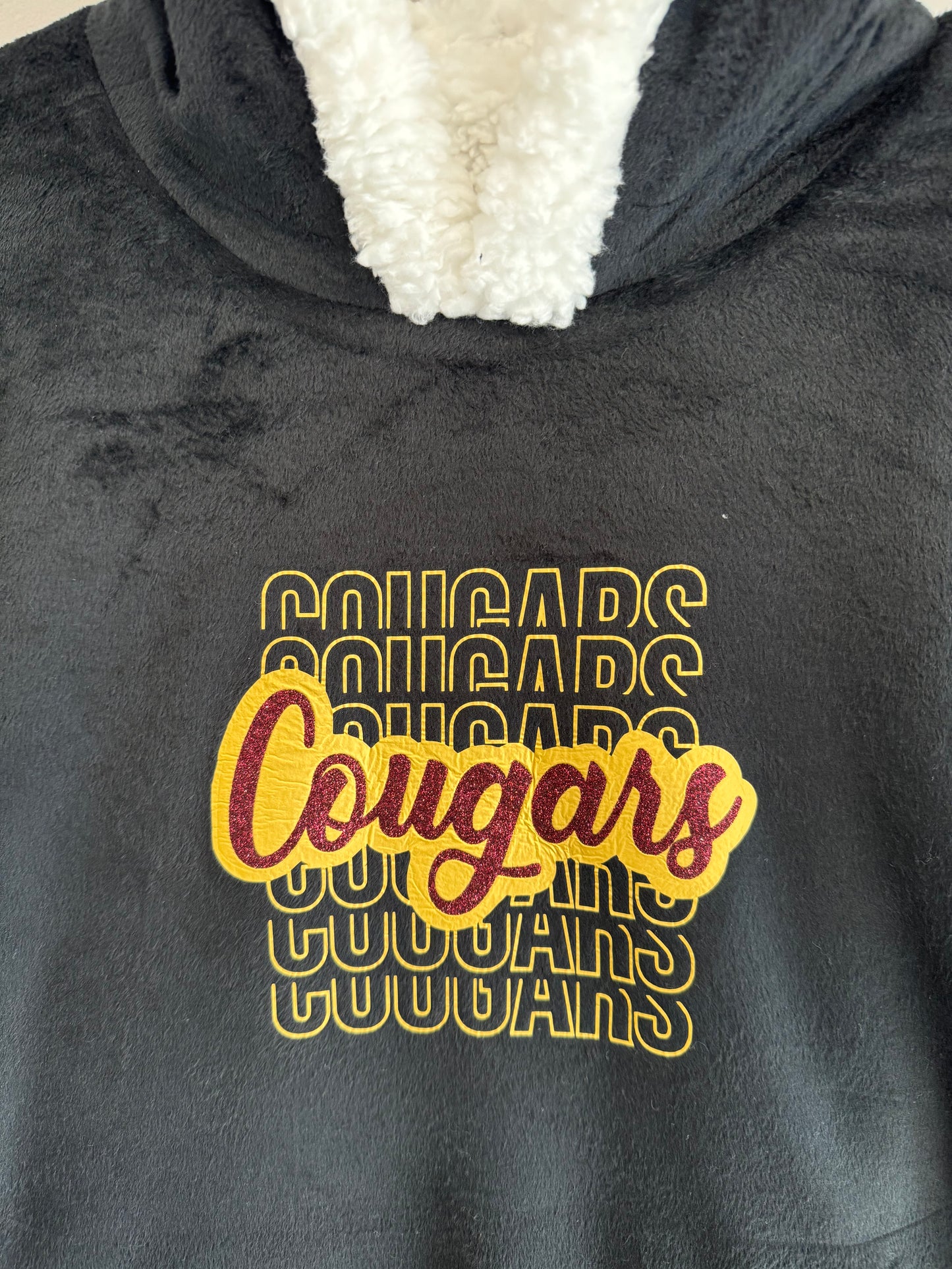 Cougars Wearable Blanket